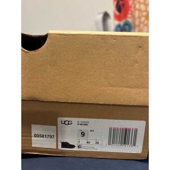 Ugg / Women's Neumel Booties / Fall Lace Up Boots - Picture 6 of 8